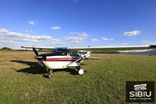 avion aerodrom foto